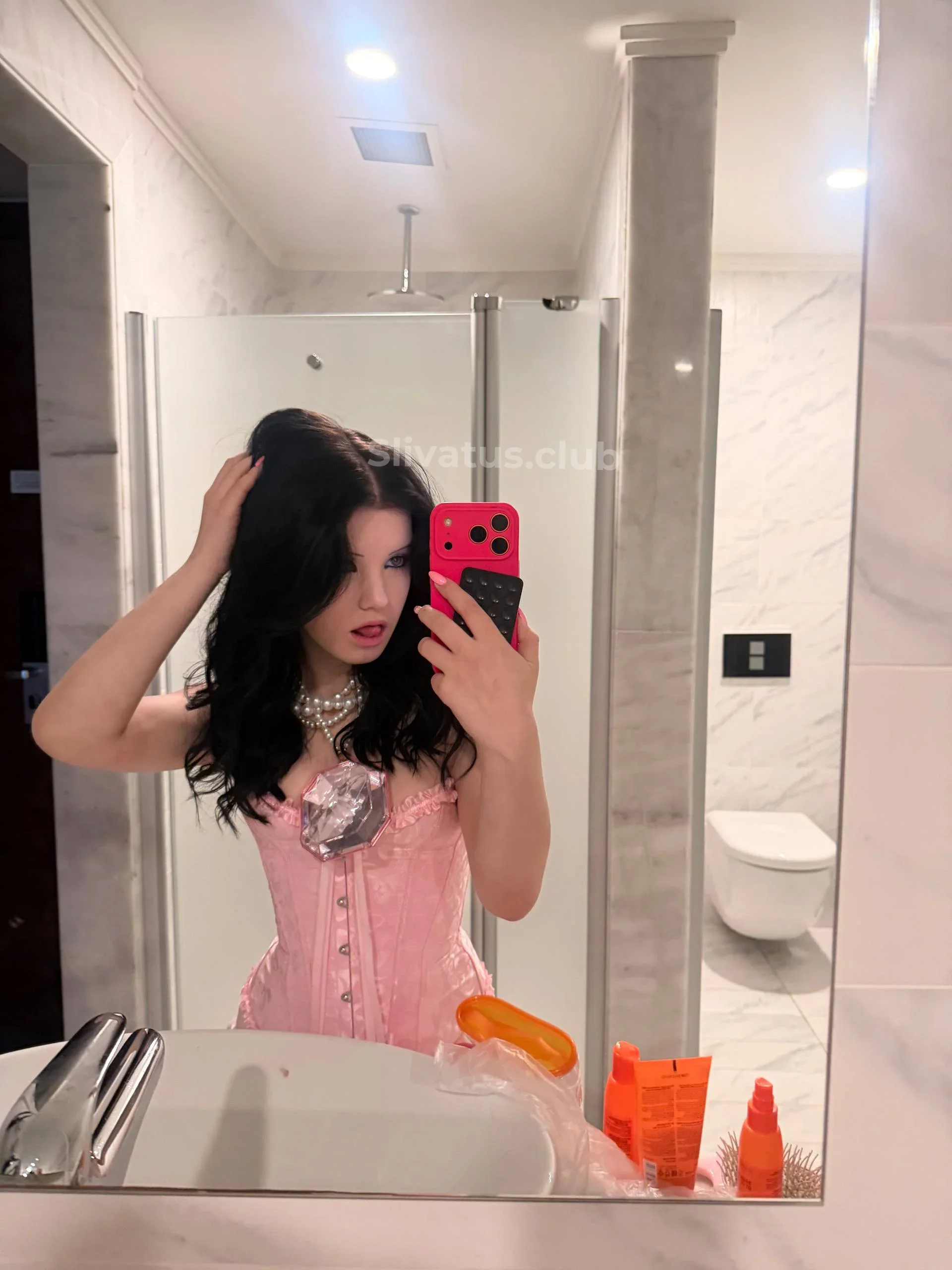 18+ Эротическое фото тиктокерши Виолетта Веснина
