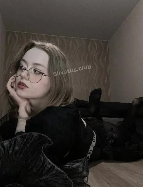 18+ Слив интимного фото модели Vwemor (kewweol)