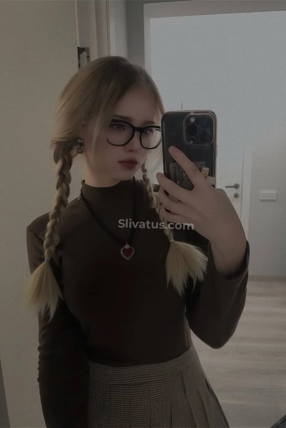 18+ Свежий слив видео блогерши Rayblos