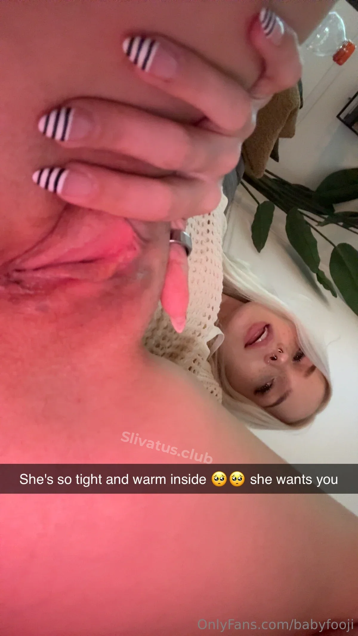 Без цензуры Обнаженное тело модели Babyfooji