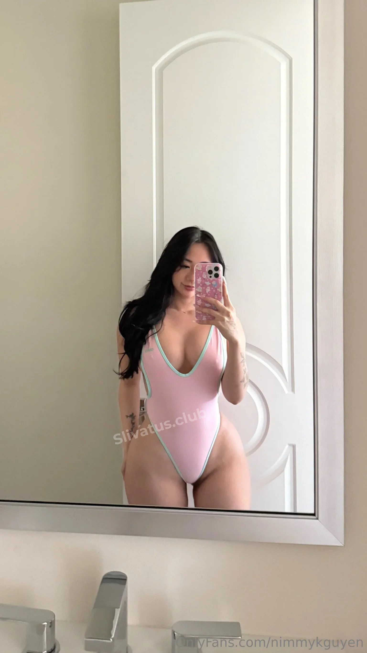 Для взрослых Эротическое фото тиктокерши Kimmy (nimkguyen)