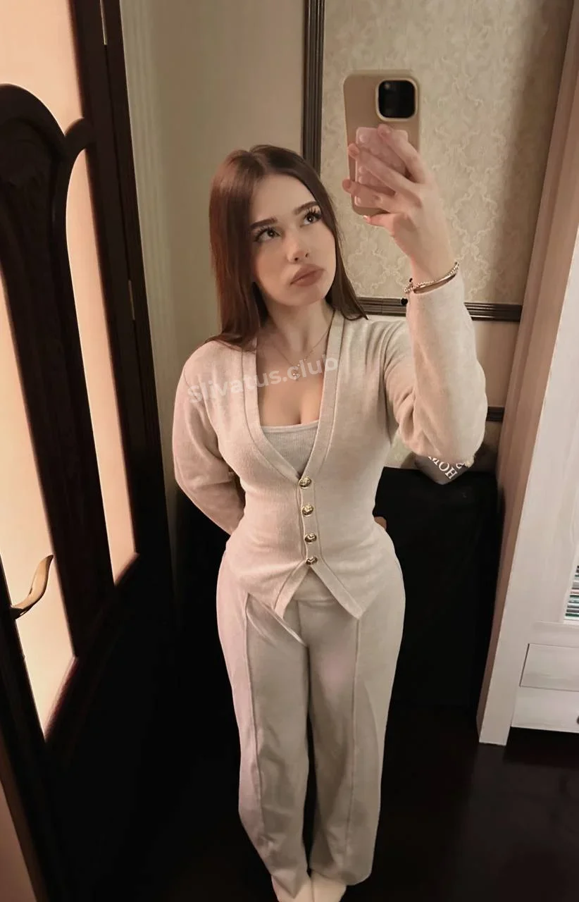 Эксклюзивный HD фото слива тиктокерши aneylyve (anelyverst)