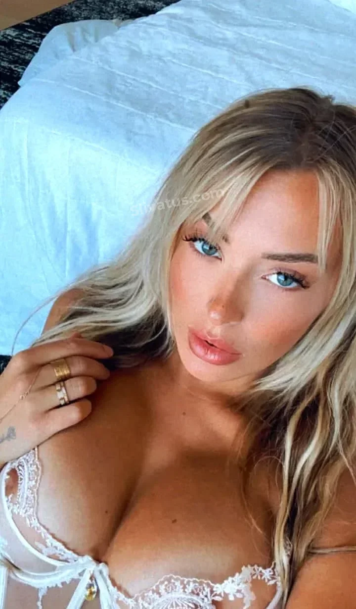 Эксклюзивный Обнаженное тело модели Corinna Kopf