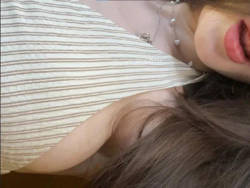 Эротическое фото тиктокерши yameikaa