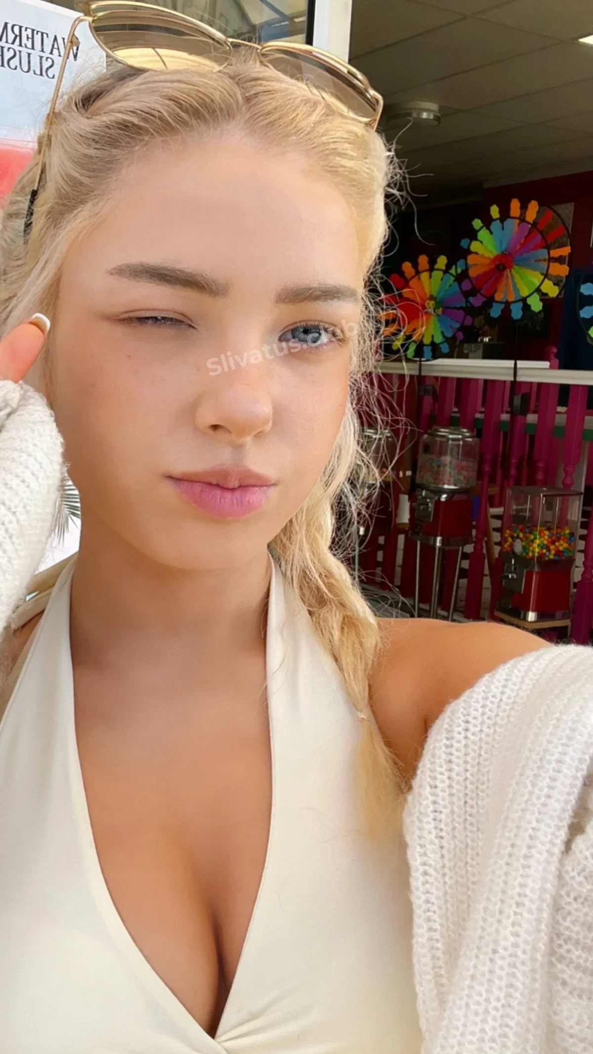 Горячий Эротическое фото тиктокерши Dollblush Asmr