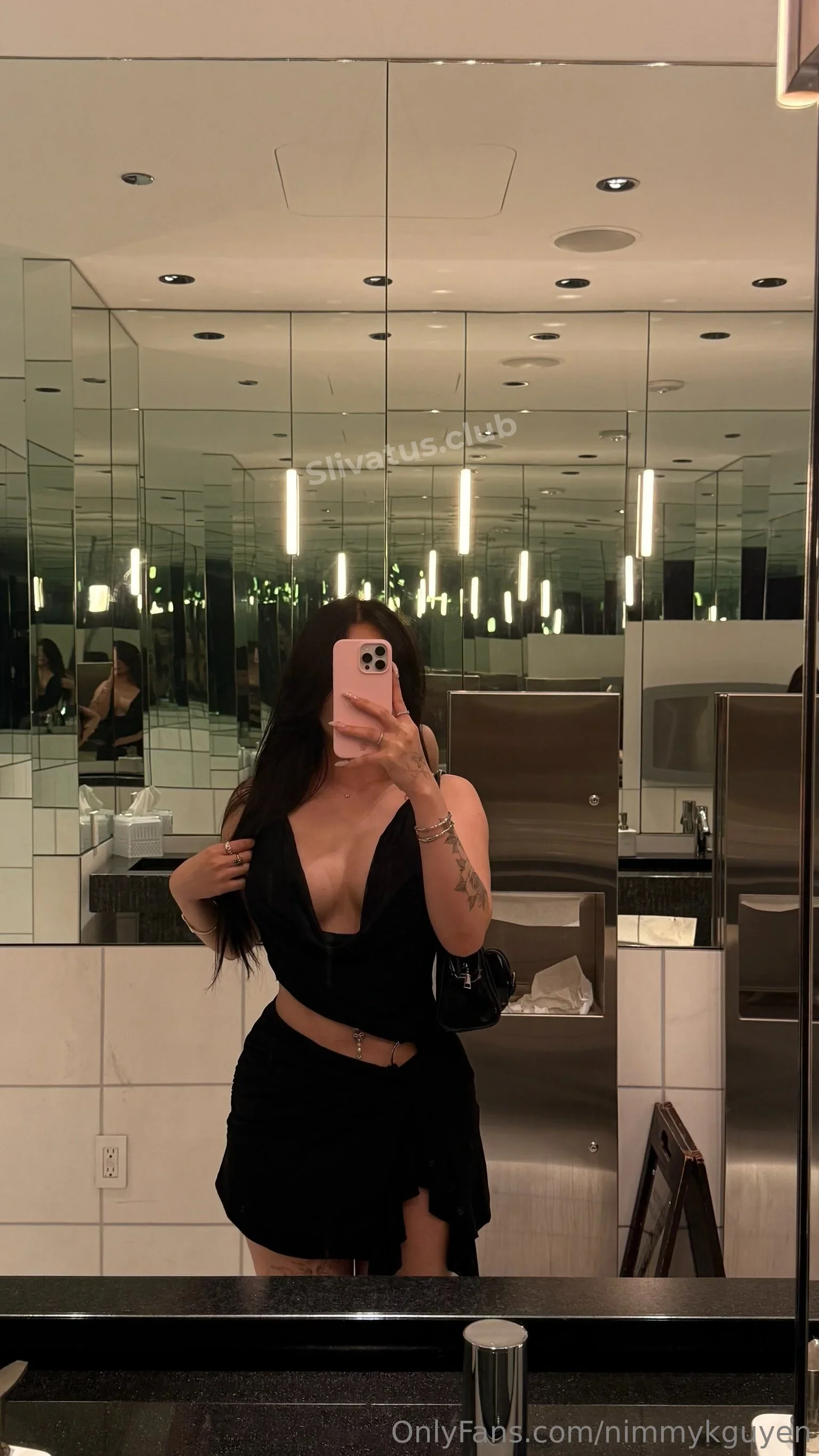 Горячий Обнаженное тело тиктокерши Kimmy (nimkguyen)