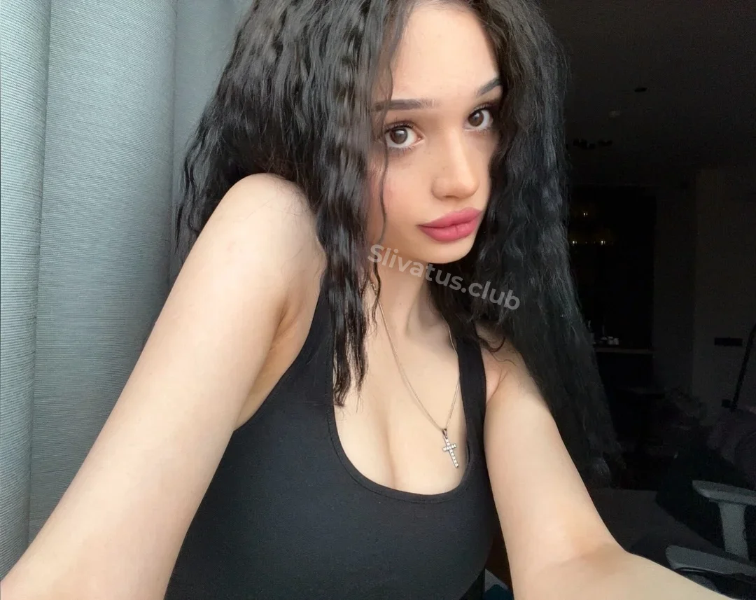 Интимный Фото голой тик токерши onlykrisssty (onlykrissstii)