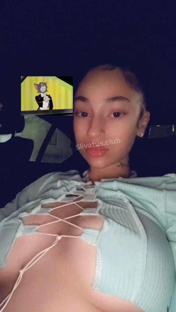 Новый Эротическое фото тиктокерши Bhad Bhabie