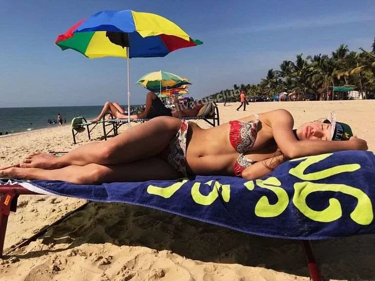 OnlyFans Эротическое фото тиктокерши Алёна Савастова