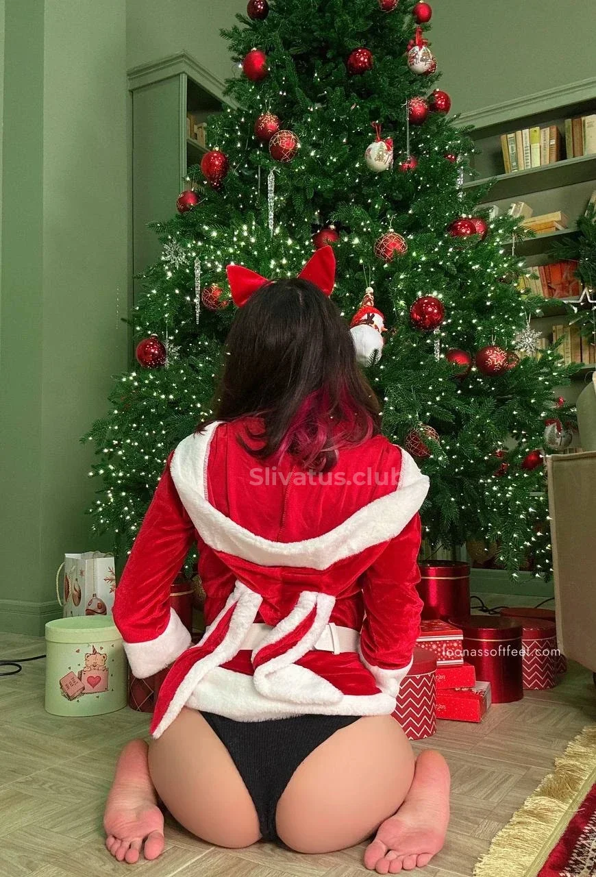 OnlyFans Эротическое фото тиктокерши Loonassoftfeet