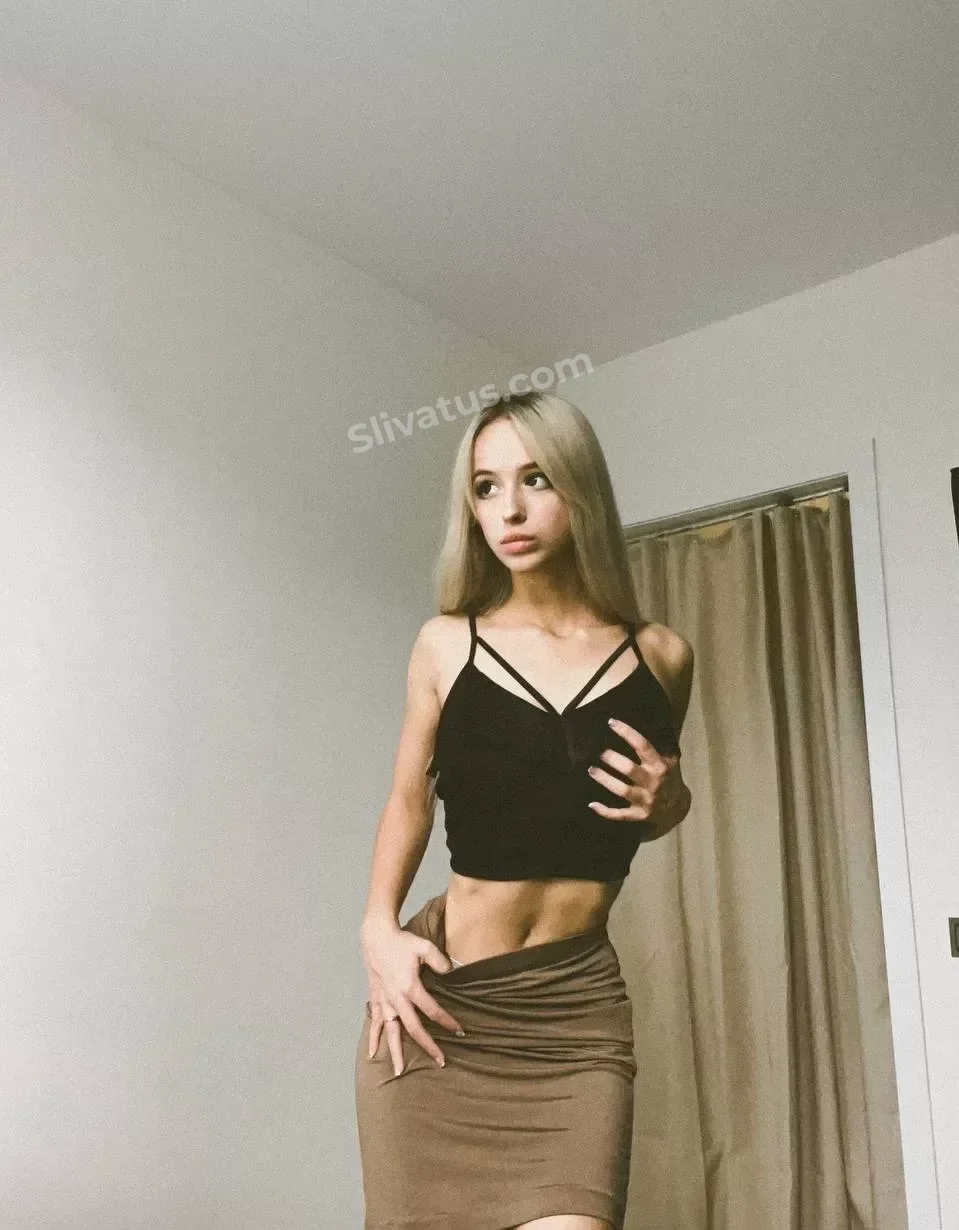 OnlyFans Приватное фото тиктокерши Симбочка (simbachka)