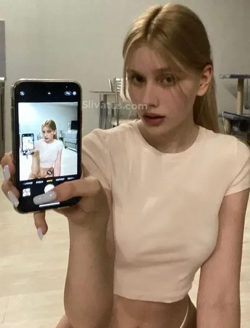 OnlyFans WhylollyCry блогерша без одежды