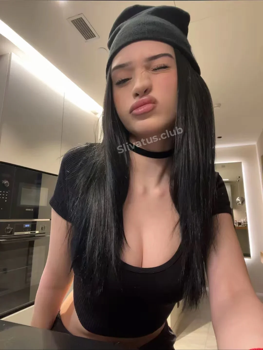 Популярной Утечка фото тиктокерши onlykrisssty (onlykrissstii)