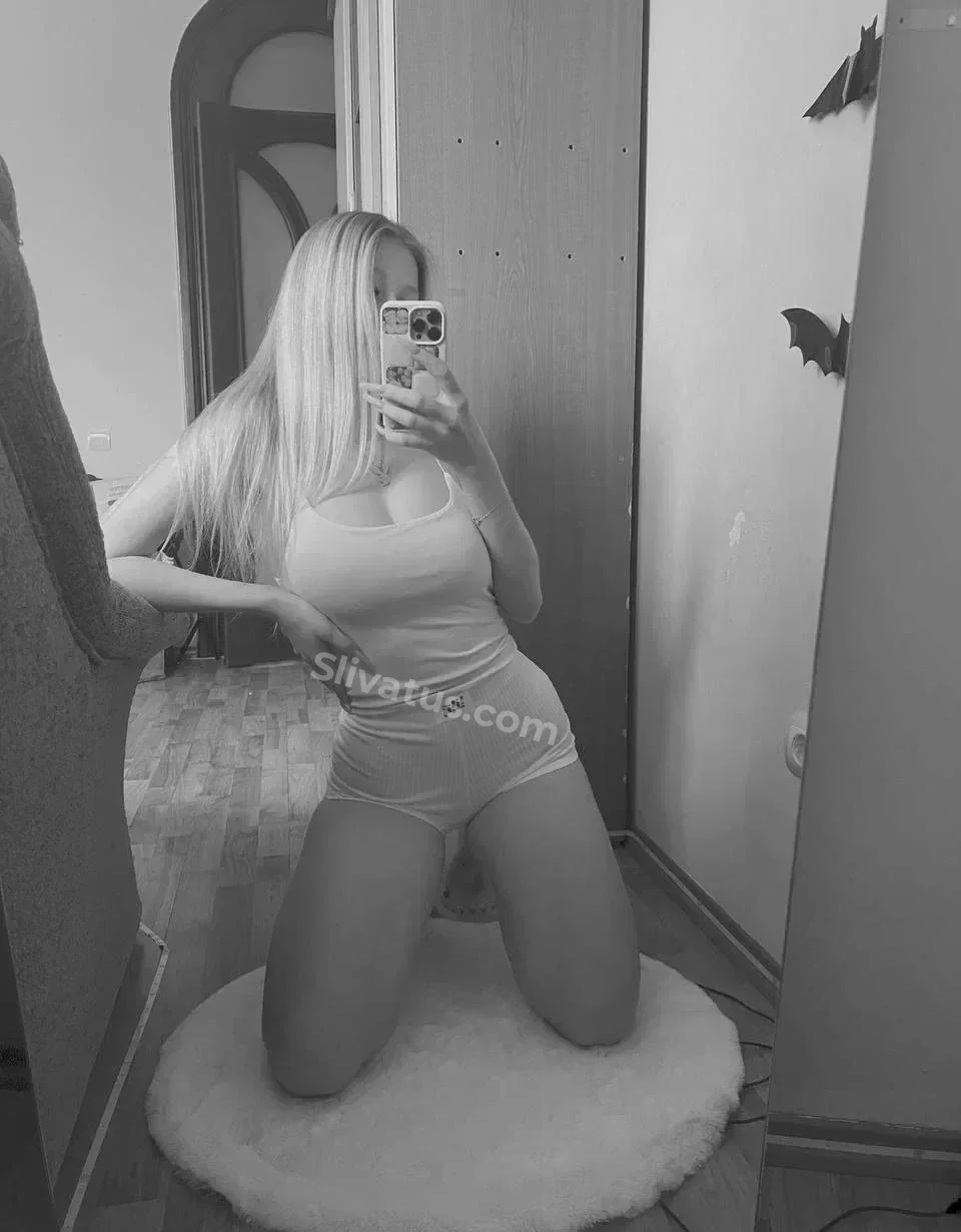 Приватный Горячее фото тиктокерши Polina Li (Полина Ли)