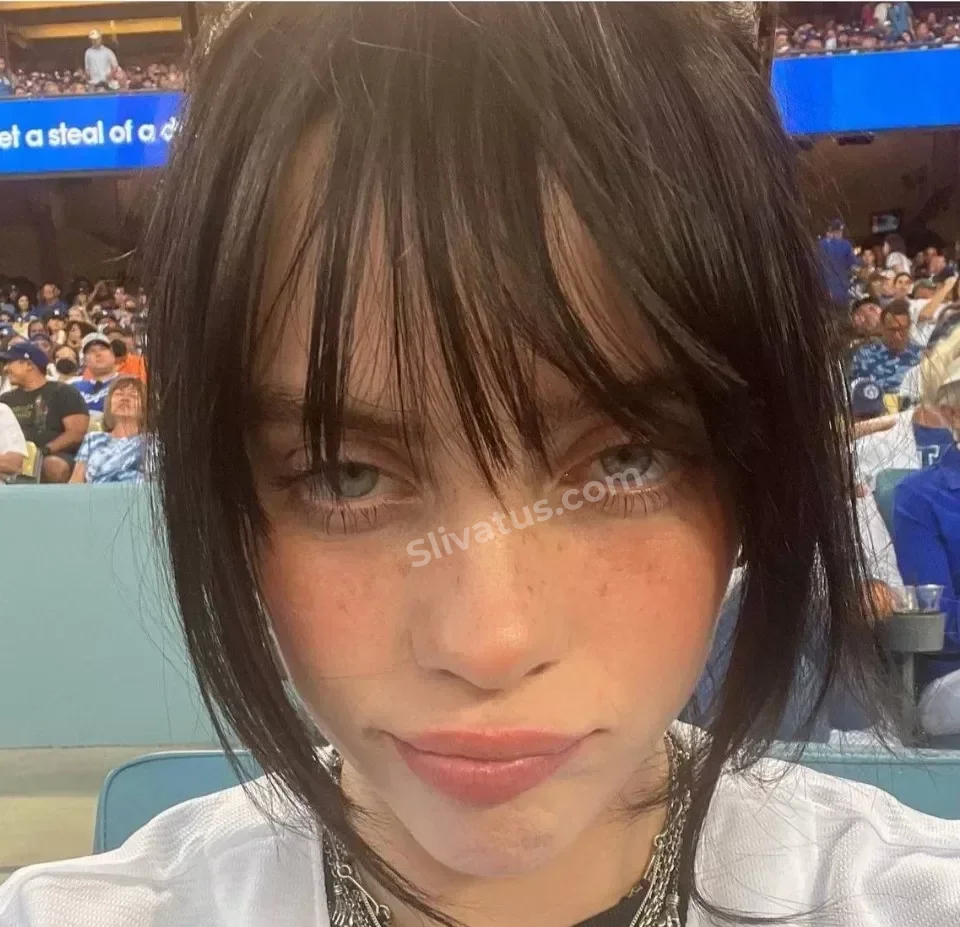 Проверенный Голая тиктокерша Билли Айлиш (Billie Eilish) на фото