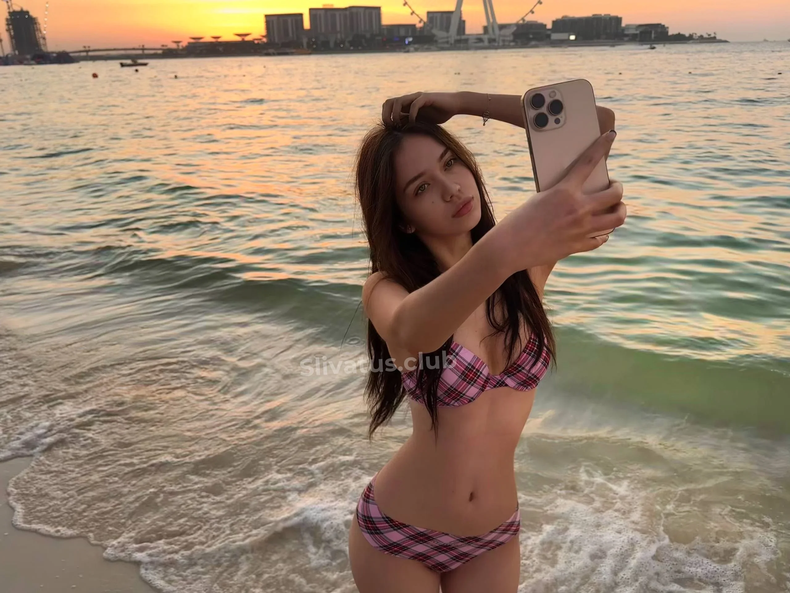 Секс Слив интимного фото тиктокерши Tsunami babe (цунами бейби)