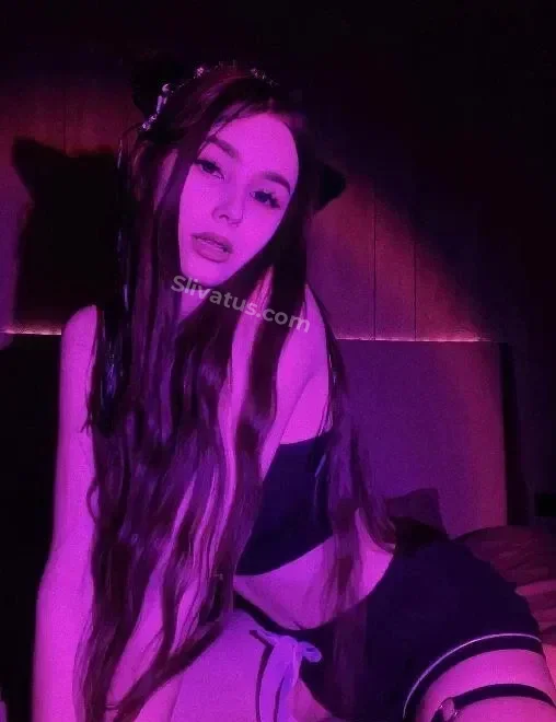 Скандальный Голая тиктокерша WhylollyCry на фото