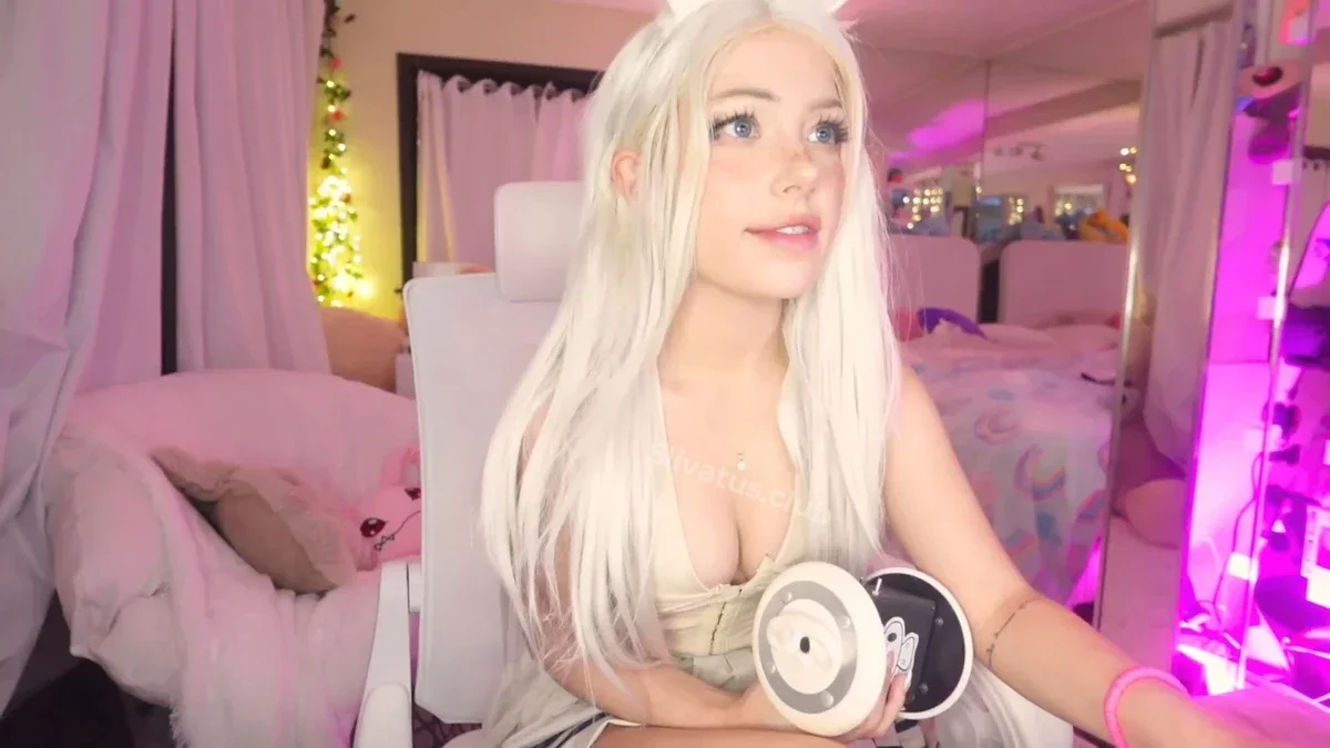 Скандальный Утечка фото блогерши Dollblush Asmr