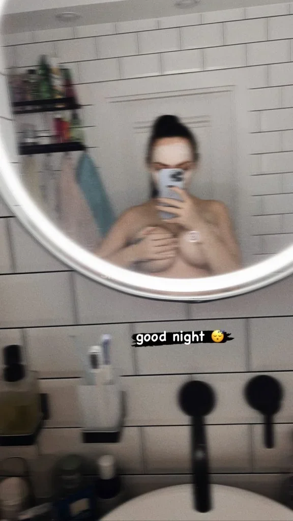 Слитое Слив блогерши Sindics (Sindicsgo) 18+