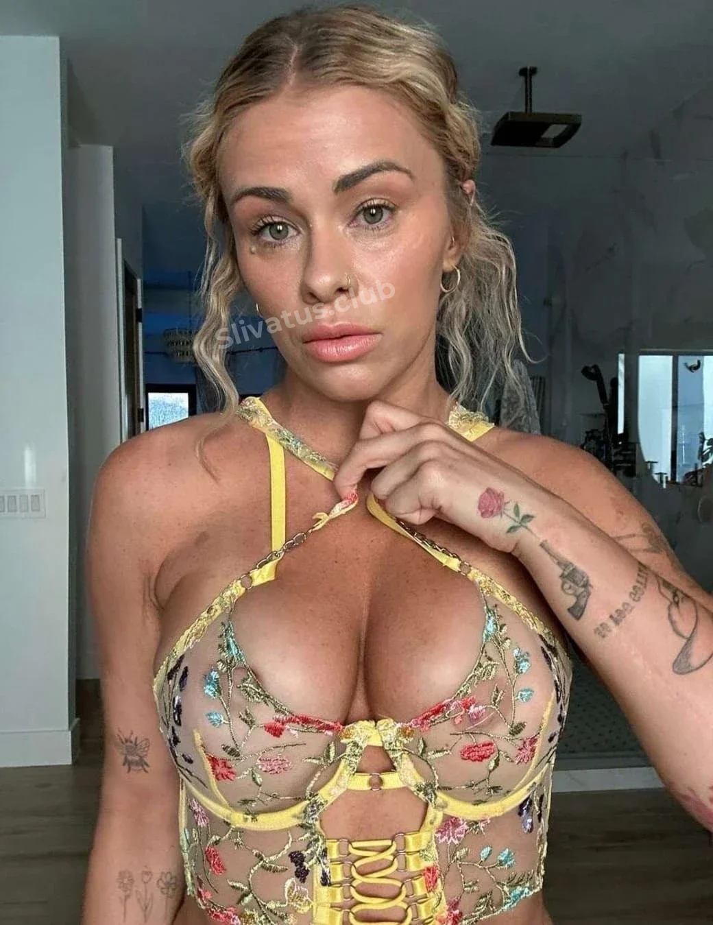 Свежий HD фото слива тиктокерши Пейдж Ванзант (paigevanzantvip)