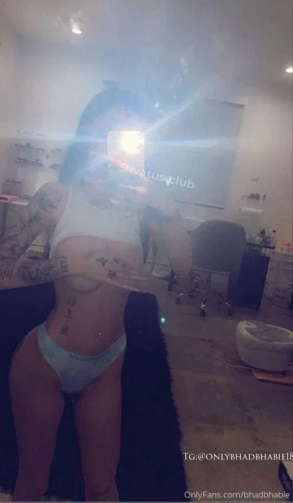 Свежий Слив голой звезды Bhad Bhabie
