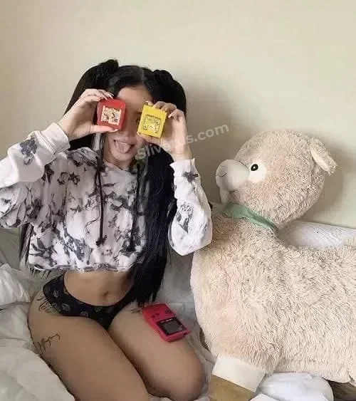 Утечка Свежий слив видео тиктокерши Белла Порч (Bella Poarch)