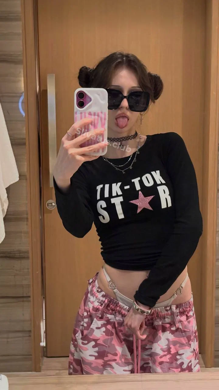 В высоком качестве Порно слив тик токерши янчк (yanchiiikstar)